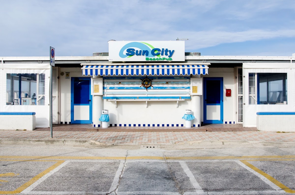 Sun City Beach Pub a Mondolfo — foto 1
