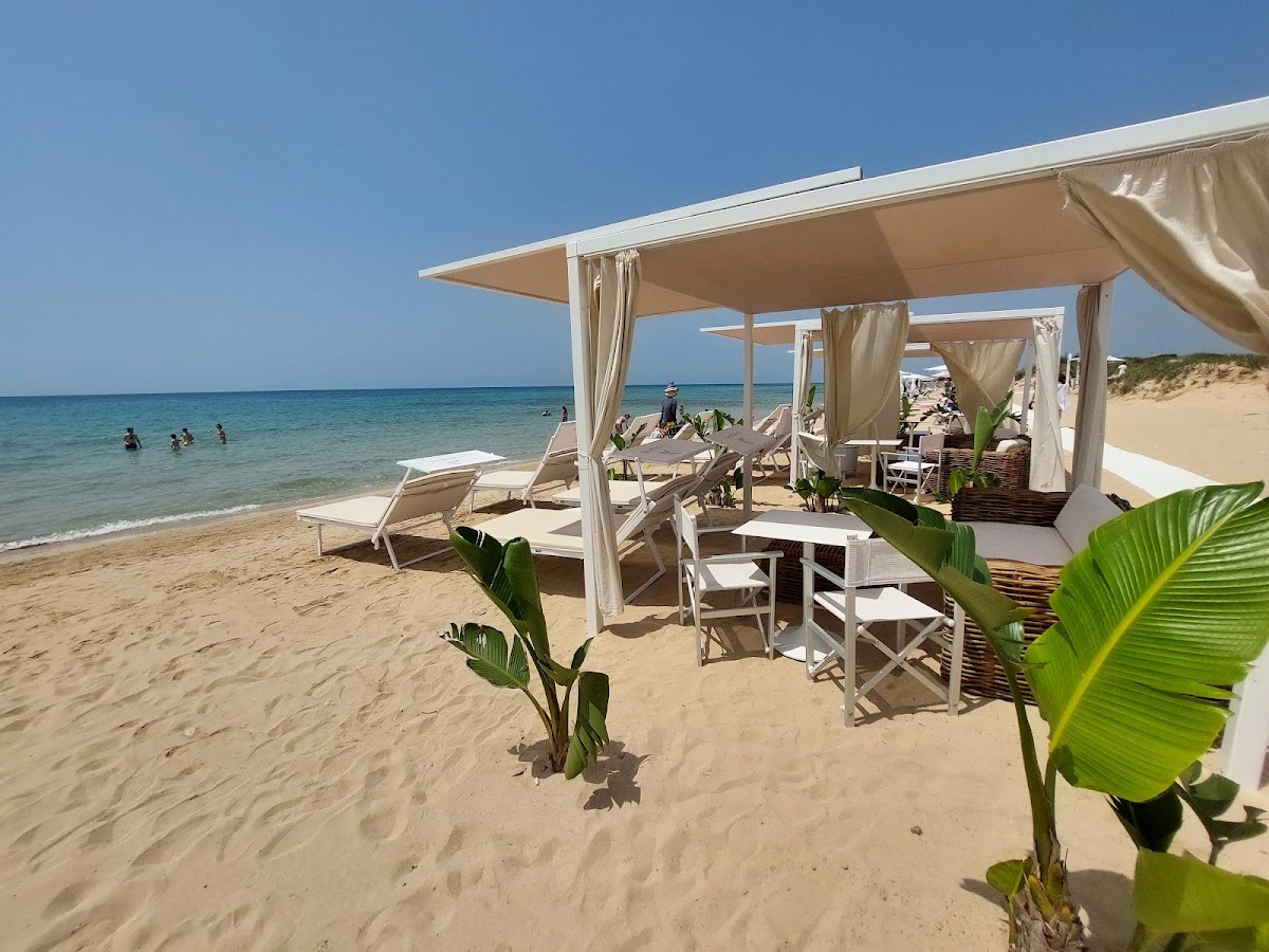 SPIAGGIA LIBERA a Salve — foto 1