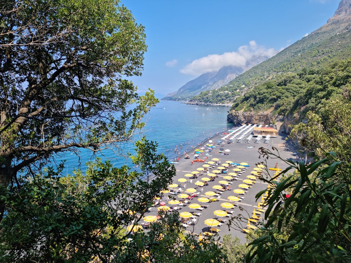 Spiaggia Nera o Cala Jannita — foto 1