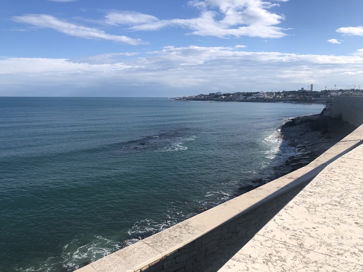 Golden Cliff — foto 1