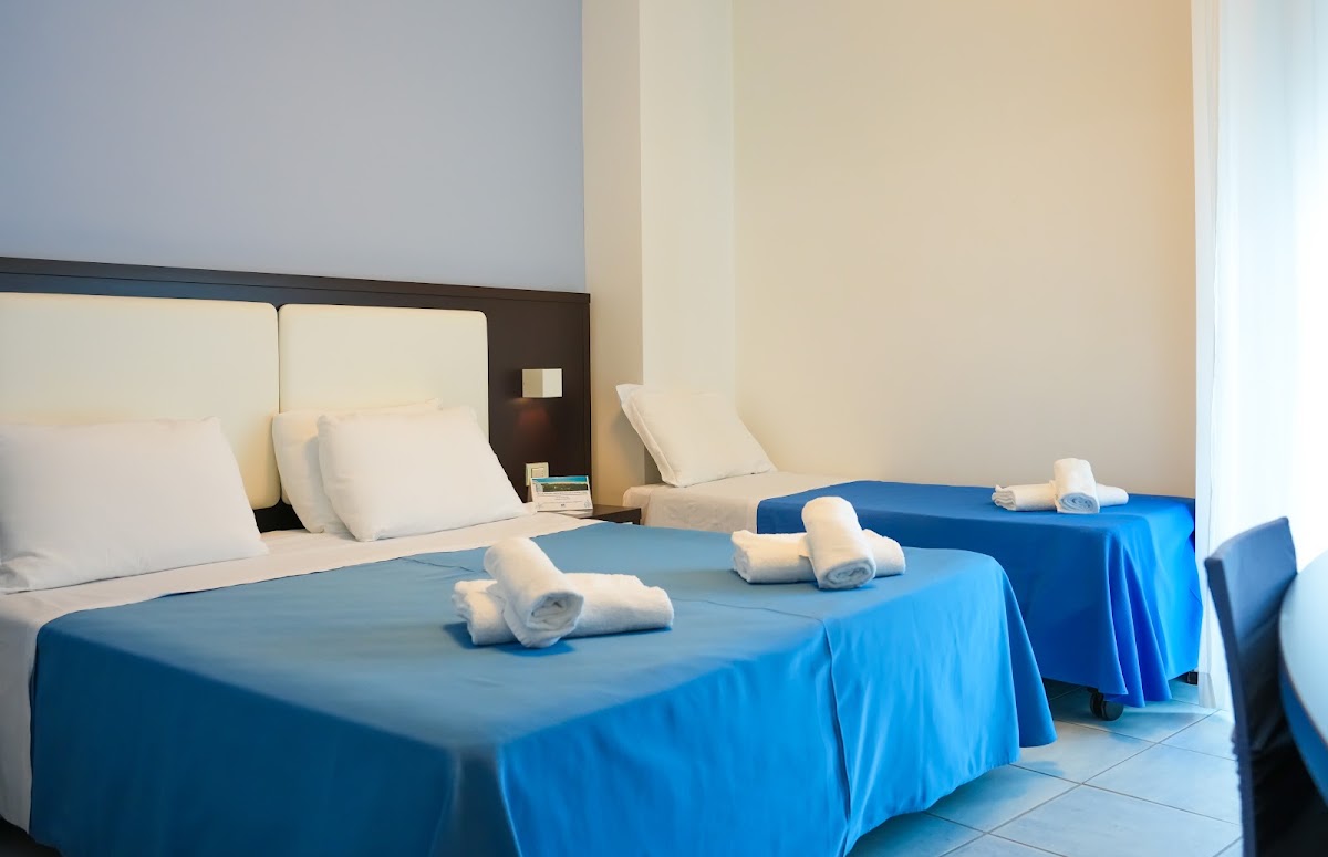 Adriatico hotel beach a Alba Adriatica — foto 2